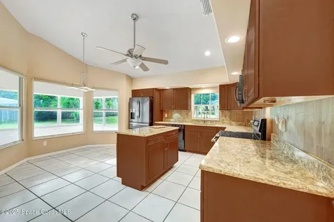 2537 Evergreen Avenue Titusville FL 32796