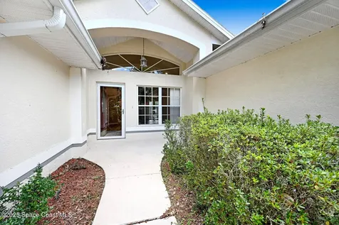 2537 Evergreen Avenue Titusville FL 32796