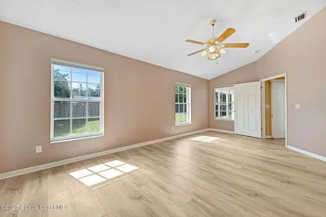 2537 Evergreen Avenue Titusville FL 32796