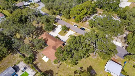 2537 Evergreen Avenue Titusville FL 32796