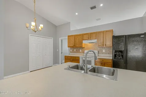 517 Hamwood Street SW Palm Bay FL 32908