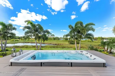 2013 Farmhouse Road SE Palm Bay FL 32909