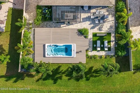 2013 Farmhouse Road SE Palm Bay FL 32909