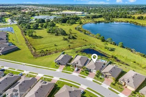 2013 Farmhouse Road SE Palm Bay FL 32909