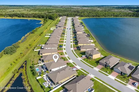 2013 Farmhouse Road SE Palm Bay FL 32909