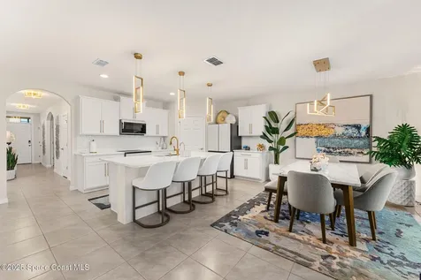 2013 Farmhouse Road SE Palm Bay FL 32909