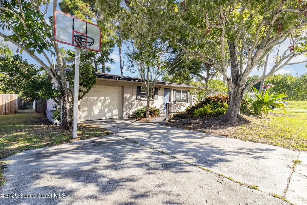 410 Nora Avenue Merritt Island FL 32952