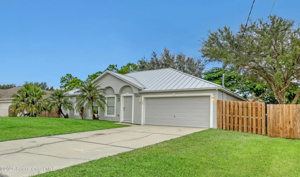 565 Lamon Street SW Palm Bay FL 32908