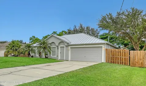 565 Lamon Street SW Palm Bay FL 32908