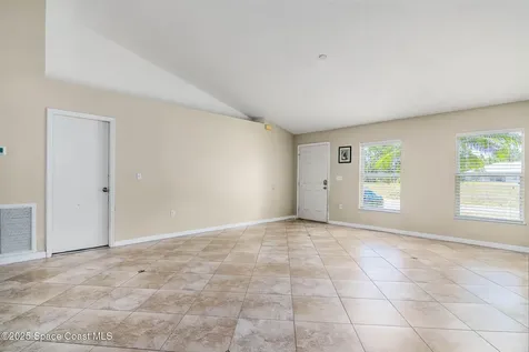 565 Lamon Street SW Palm Bay FL 32908