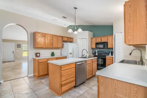 565 Lamon Street SW Palm Bay FL 32908