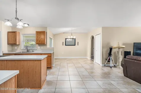 565 Lamon Street SW Palm Bay FL 32908