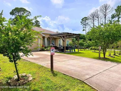 200 Delmonico Street NE Palm Bay FL 32907