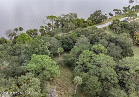 5122 Riveredge Drive Titusville FL 32780