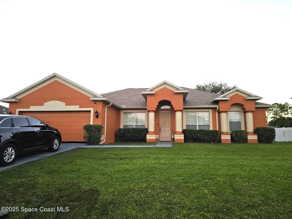 532 Arcadia Avenue NE Palm Bay FL 32907
