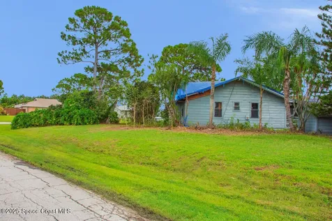 398 SW Ray Avenue Port St. Lucie FL 34983