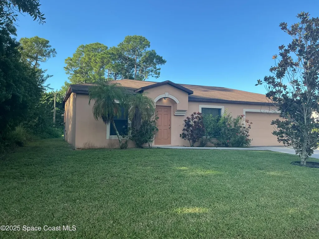 376 Americana Boulevard NE Palm Bay FL 32907
