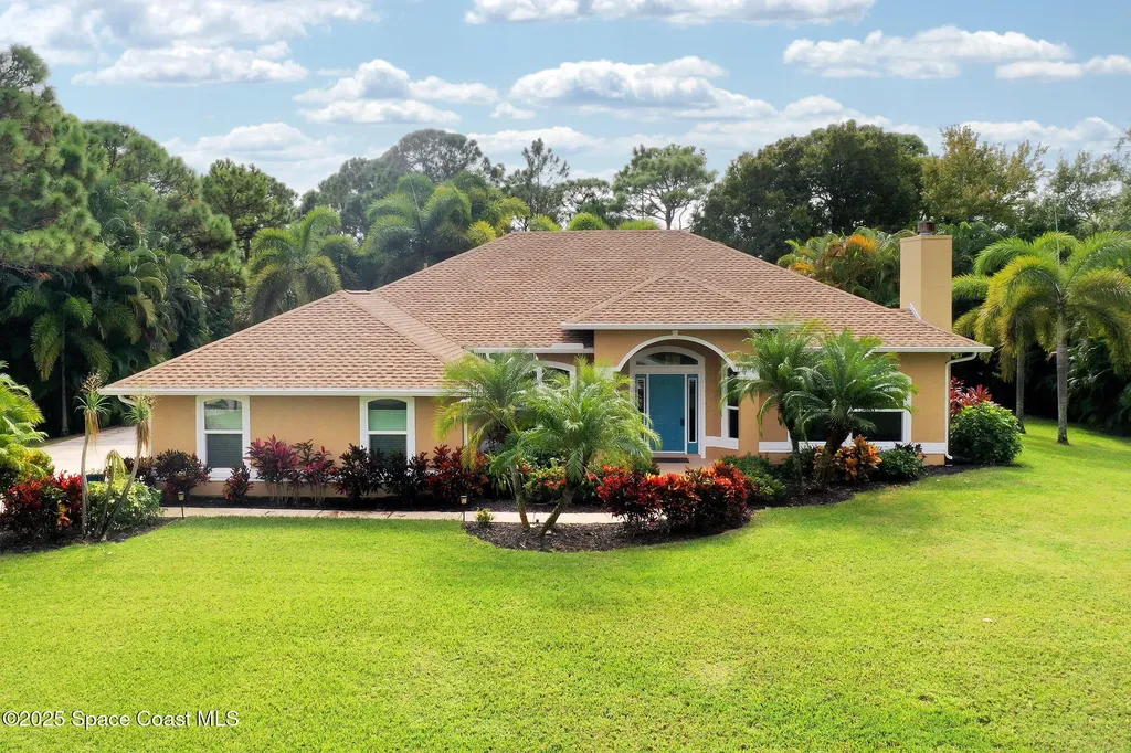 4580 Hunters Run Circle Grant FL 32949