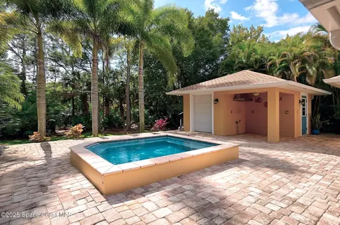 4580 Hunters Run Circle Grant FL 32949