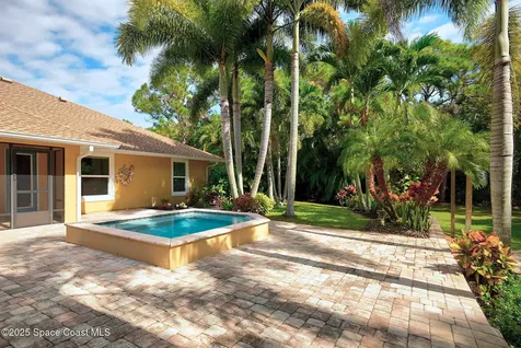 4580 Hunters Run Circle Grant FL 32949