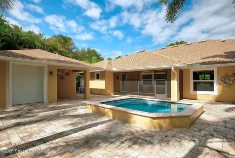 4580 Hunters Run Circle Grant FL 32949