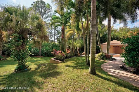 4580 Hunters Run Circle Grant FL 32949