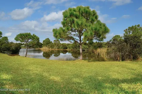 4580 Hunters Run Circle Grant FL 32949