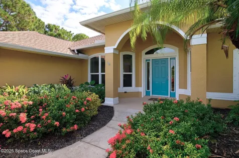 4580 Hunters Run Circle Grant FL 32949