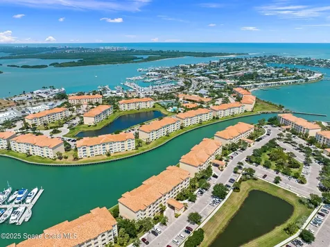 17 Harbour Isle Drive W Hutchinson Island FL 34949