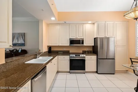 17 Harbour Isle Drive W Hutchinson Island FL 34949