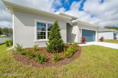 542 De Groodt Road SW Palm Bay FL 32908