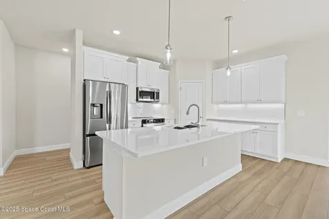 542 De Groodt Road SW Palm Bay FL 32908