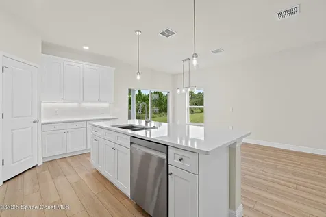 542 De Groodt Road SW Palm Bay FL 32908