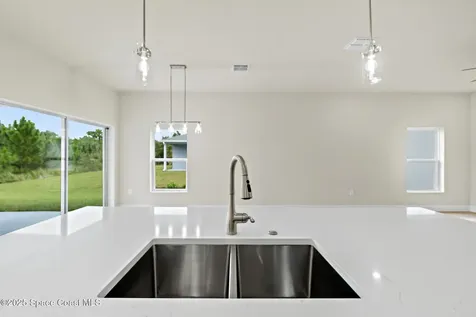542 De Groodt Road SW Palm Bay FL 32908