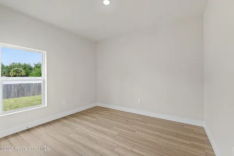542 De Groodt Road SW Palm Bay FL 32908