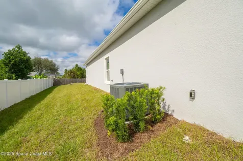 542 De Groodt Road SW Palm Bay FL 32908