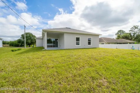 542 De Groodt Road SW Palm Bay FL 32908