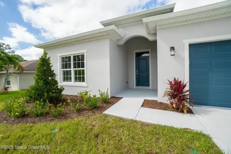 542 De Groodt Road SW Palm Bay FL 32908