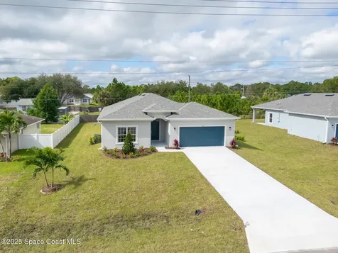 542 De Groodt Road SW Palm Bay FL 32908