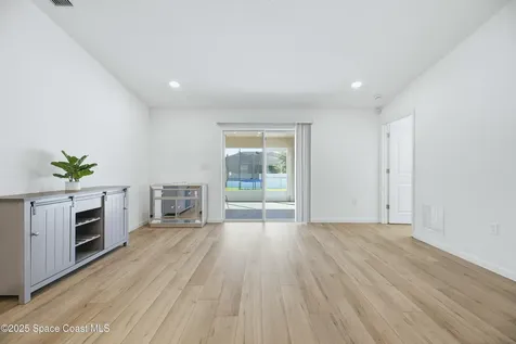 516 Olsmar Street SW Palm Bay FL 32908