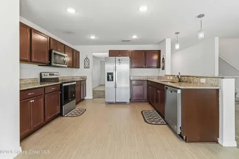 546 Cooper Court SW Palm Bay FL 32908