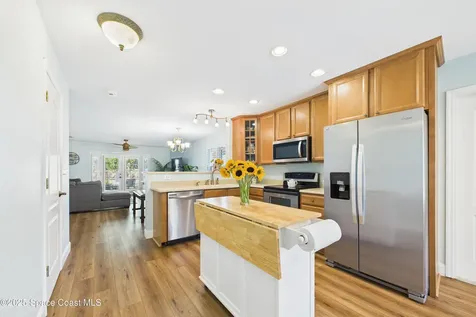 105 Anchor Drive Indian Harbour Beach FL 32937