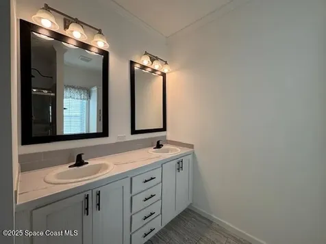 571 Tarpon Drive Barefoot Bay FL 32976