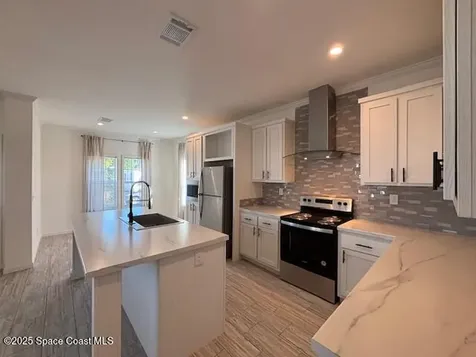 571 Tarpon Drive Barefoot Bay FL 32976