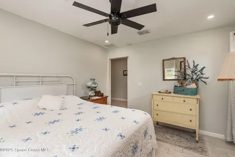 2283 Kentucky Avenue Mims FL 32754