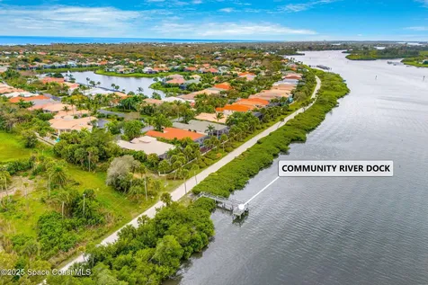 941 Island Club Square Vero Beach FL 32963