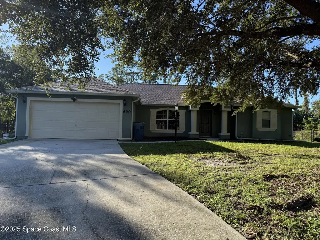 690 Henlock Street SE Palm Bay FL 32909