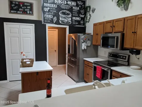 690 Henlock Street SE Palm Bay FL 32909