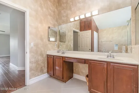 2893 Glasbern Circle Melbourne FL 32904