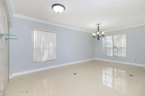 2893 Glasbern Circle Melbourne FL 32904